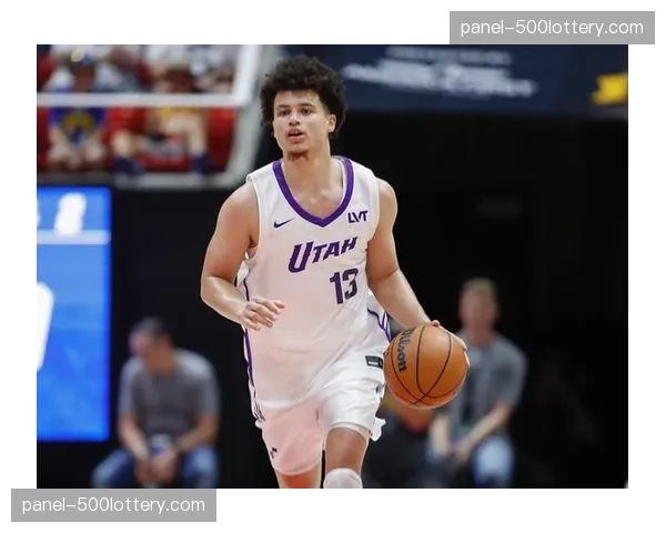 爵士与马刺上演对攻大战，两队有效命中率均超60%